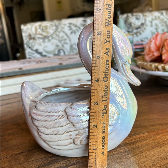 Ceramic Swan - Picture 5 of 11